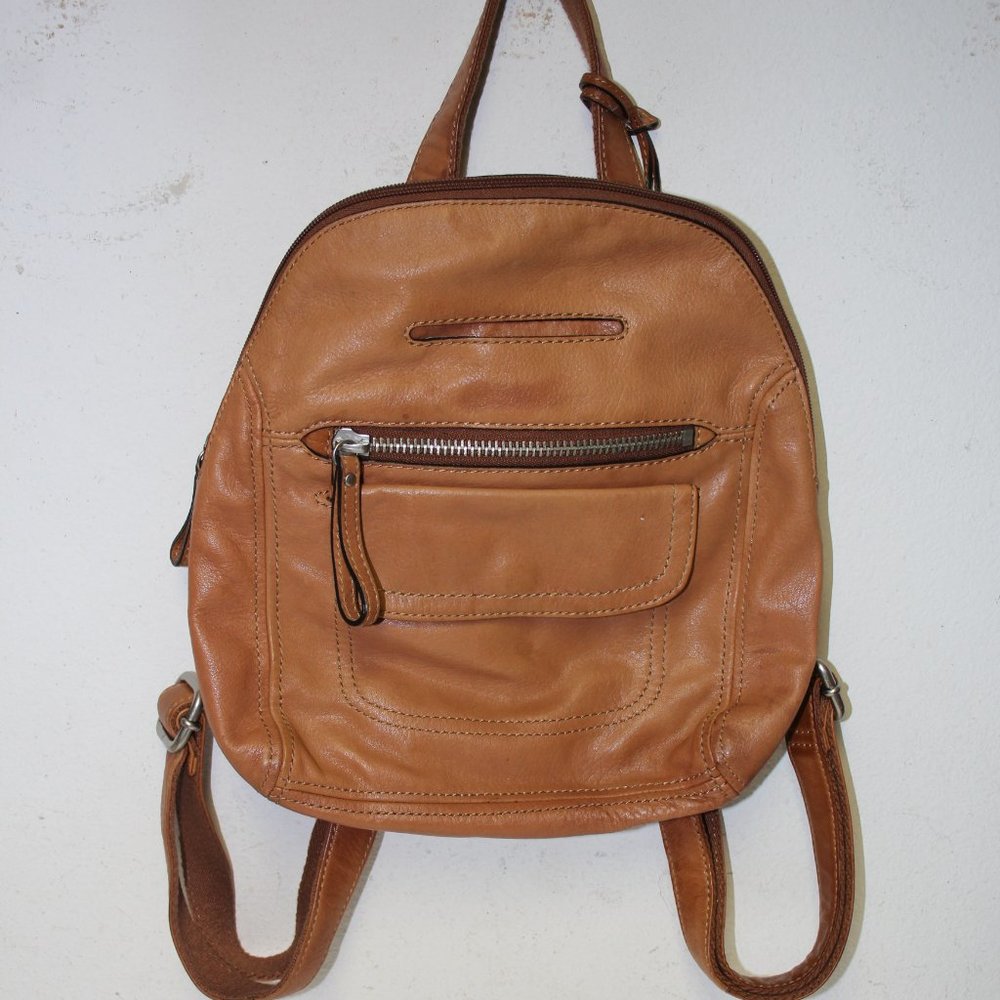 Fossil vintage brown leather backpack with multiple compartments